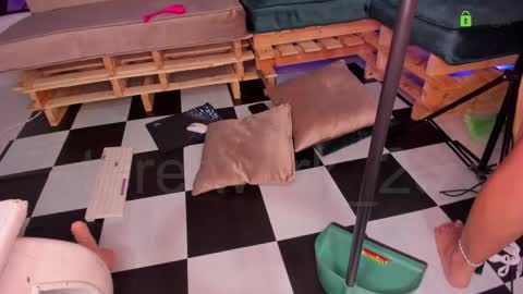 Snapshot of teretwerk_23 chatting on 02.19.25 teresa  help me reach 100 like online show from 02.19.25