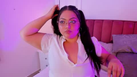 Snapshot of tessa_sinclaire chatting on 10.04.25 TERESA online show from 10.04.25