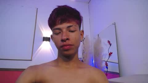 Snapshot of tessachains chatting on 10.23.25 tessachains online show from 10.23.25