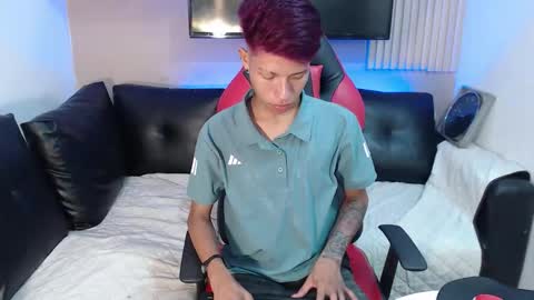 Snapshot of tessachains chatting on 11.12.25 tessachains online show from 11.12.25