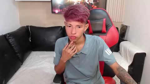 Snapshot of tessachains chatting on 11.17.25 tessachains online show from 11.17.25