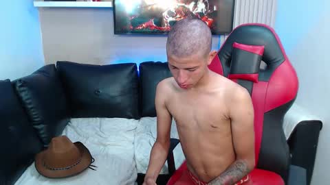 Snapshot of tessachains chatting on 11.17.25 tessachains online show from 11.17.25