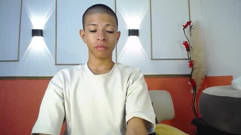 Snapshot of tessachains chatting on 11.26.25 tessachains online show from 11.26.25