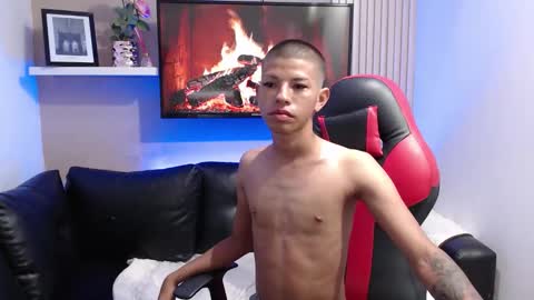 Snapshot of tessachains chatting on 11.30.25 tessachains online show from 11.30.25