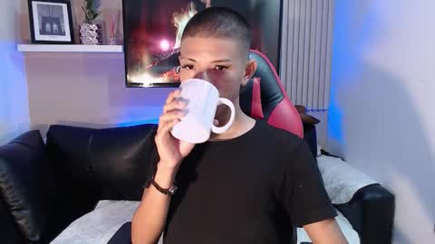 Snapshot of tessachains chatting on 12.01.25 tessachains online show from 12.01.25