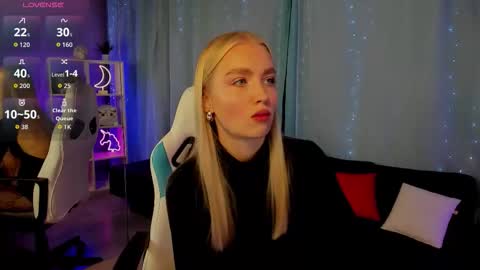 TessaHamilton online show from 11.04.25