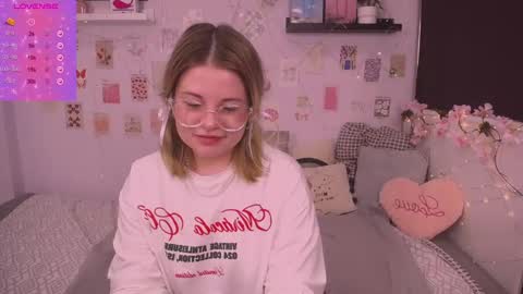 Snapshot of tesspleasure chatting on 01.02.25 TESSA online show from 01.02.25