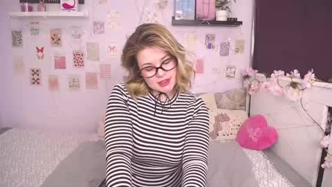 Snapshot of tesspleasure chatting on 01.10.25 TESSA online show from 01.10.25