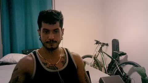 Snapshot of testotease chatting on 11.04.25 Milo online show from 11.04.25