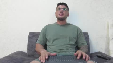 Snapshot of teylor_creed chatting on 12.04.24 teylor creed online show from 12.04.24