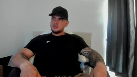 Snapshot of teylor_creed chatting on 10.20.25 teylor creed online show from 10.20.25