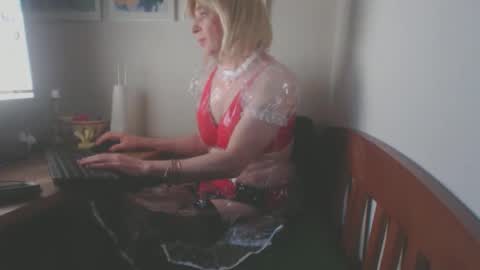 Tgirlsub4DomQ online show from 09.13.25