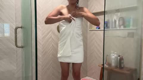 babygirlmami online show from 11.10.25