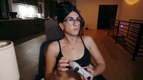 Snapshot of tgirltoesx chatting on 02.13.26 babygirlmami online show from 02.13.26