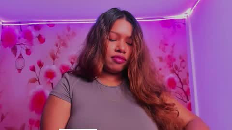 Snapshot of thais_waldrof chatting on 11.07.25 Andreina online show from 11.07.25