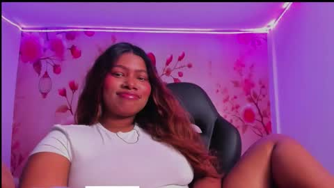 Snapshot of thais_waldrof chatting on 11.09.25 Andreina online show from 11.09.25