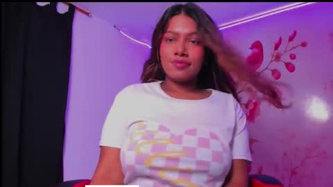 Snapshot of thais_waldrof chatting on 11.10.25 Andreina online show from 11.10.25