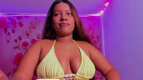 Snapshot of thais_waldrof chatting on 11.13.25 Andreina online show from 11.13.25