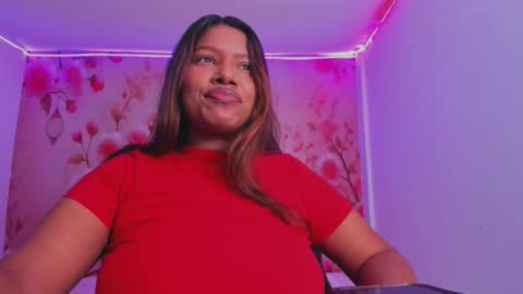 Snapshot of thais_waldrof chatting on 12.14.25 Andreina online show from 12.14.25