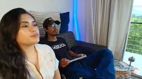 T H A I S  online show from 04.15.26