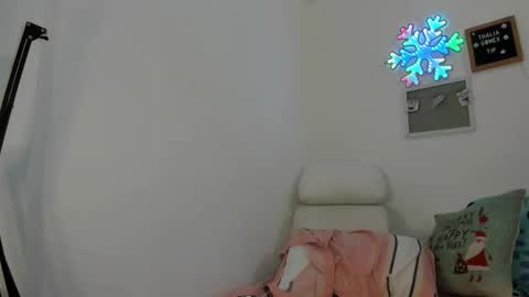 Snapshot of thali_gomex chatting on 12.22.25 Thalia Gomex online show from 12.22.25