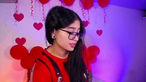 Snapshot of thalia_066 chatting on 02.18.26 thalia online show from 02.18.26