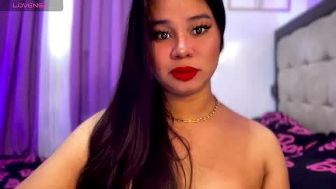 Ms. Thalia online show from 11.24.25