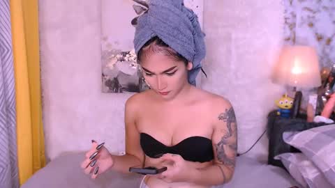 Thalia online show from 12.28.24