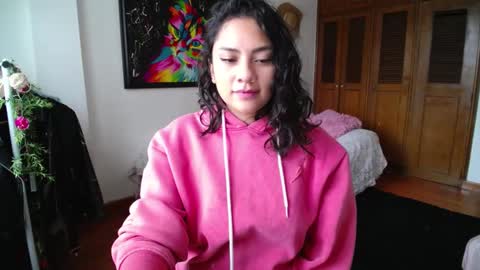 Snapshot of thaliacooper chatting on 12.21.24 online show from 12.21.24