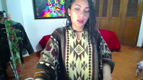Snapshot of thaliacooper chatting on 12.29.24 online show from 12.29.24