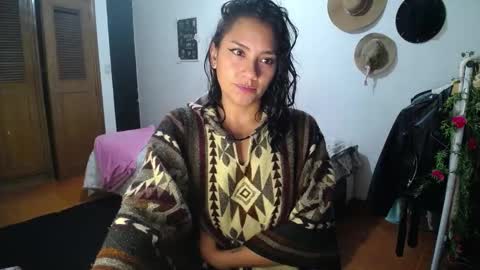 Snapshot of thaliacooper chatting on 02.02.25 online show from 02.02.25