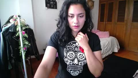 Snapshot of thaliacooper chatting on 03.09.25 online show from 03.09.25