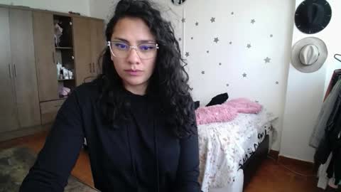 Snapshot of thaliacooper chatting on 10.24.25 online show from 10.24.25