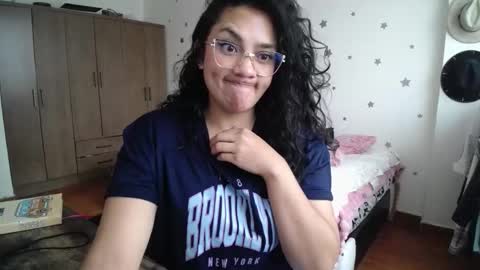 Snapshot of thaliacooper chatting on 11.24.25 online show from 11.24.25