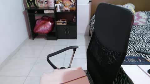 thania      sometimes in the company of Alan and Maria online show from 02.27.25