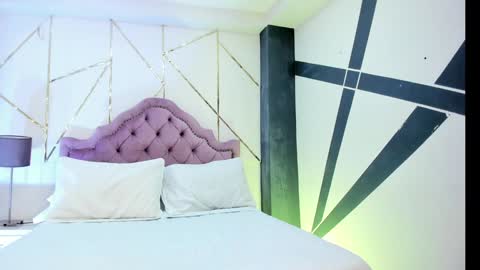 Thamara Fox online show from 12.03.24