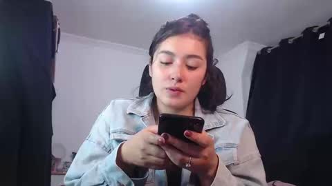   online show from 09.10.25