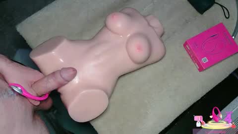 Snapshot of thatswhatshesaid143 chatting on 10.31.25 ThatsWhatSheSaid online show from 10.31.25