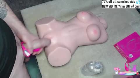 Snapshot of thatswhatshesaid143 chatting on 11.03.25 ThatsWhatSheSaid online show from 11.03.25