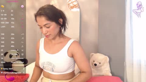 THAYSSA ROSS online show from 11.06.25