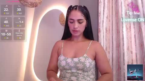 Snapshot of thayssa_ross chatting on 06.13.26 THAYSSA ROSS online show from 06.13.26