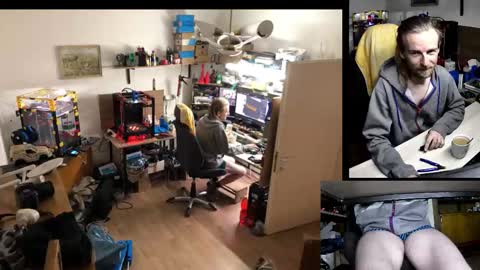 Snapshot of the0archon chatting on 11.09.25 Michal online show from 11.09.25