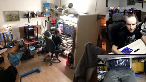 Snapshot of the0archon chatting on 11.11.25 Michal online show from 11.11.25