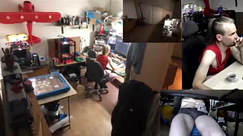 Snapshot of the0archon chatting on 12.04.25 Michal online show from 12.04.25