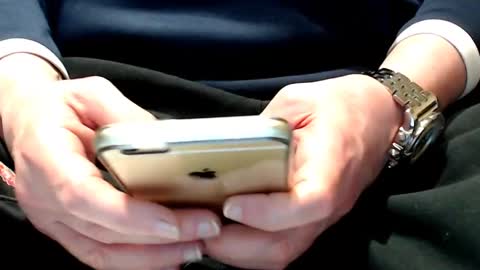 Snapshot of the1pocketrocket chatting on 01.12.25 the1pocketrocket online show from 01.12.25