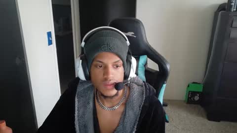 Snapshot of the_dark_lightning chatting on 12.17.25 the_dark_lightning online show from 12.17.25