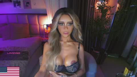 Snapshot of the_enchantressxx chatting on 05.18.26 nabi butterfly online show from 05.18.26