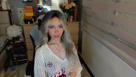 Snapshot of the_enchantressxx chatting on 06.22.26 nabi butterfly online show from 06.22.26
