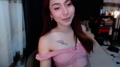 Snapshot of the_girl_nxt_door chatting on 02.04.25 samm online show from 02.04.25