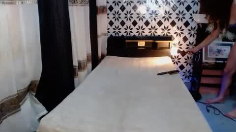 Snapshot of the_girl_nxt_door chatting on 02.21.25 samm online show from 02.21.25